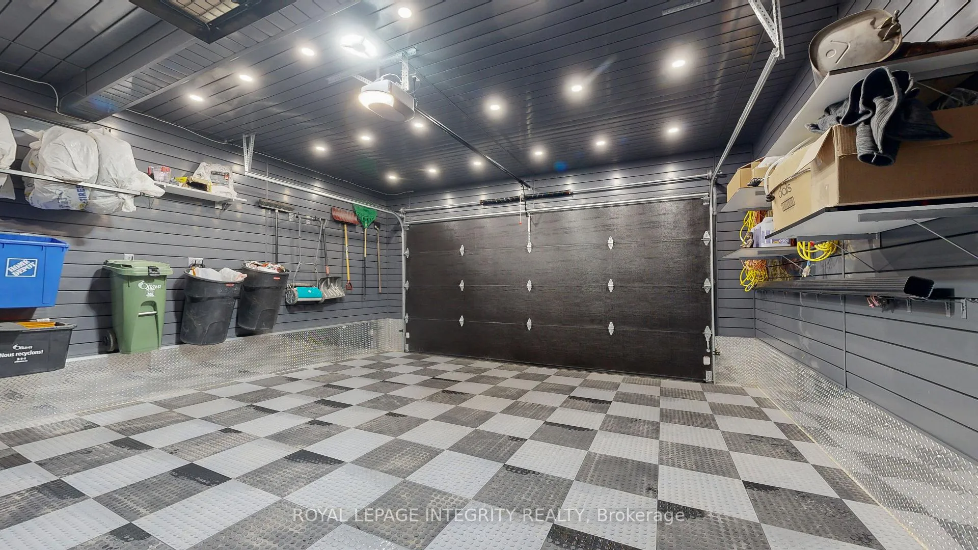 Photo 3 of 232 Condado Crescent, Ottawa, Kanata - Emerald Meadows/Trailwest — HOMEH