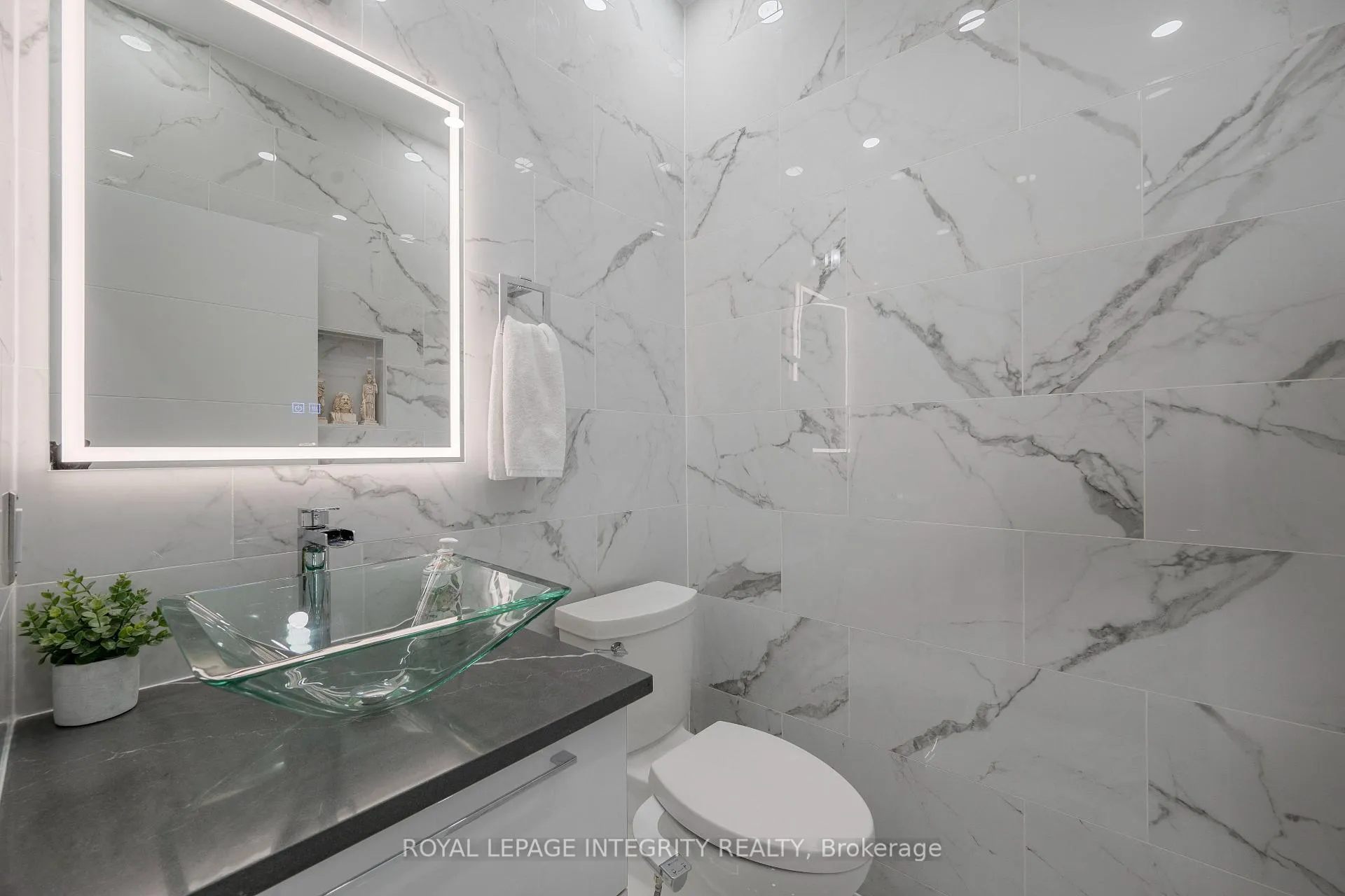 Photo 7 of 232 Condado Crescent, Ottawa, Kanata - Emerald Meadows/Trailwest — HOMEH