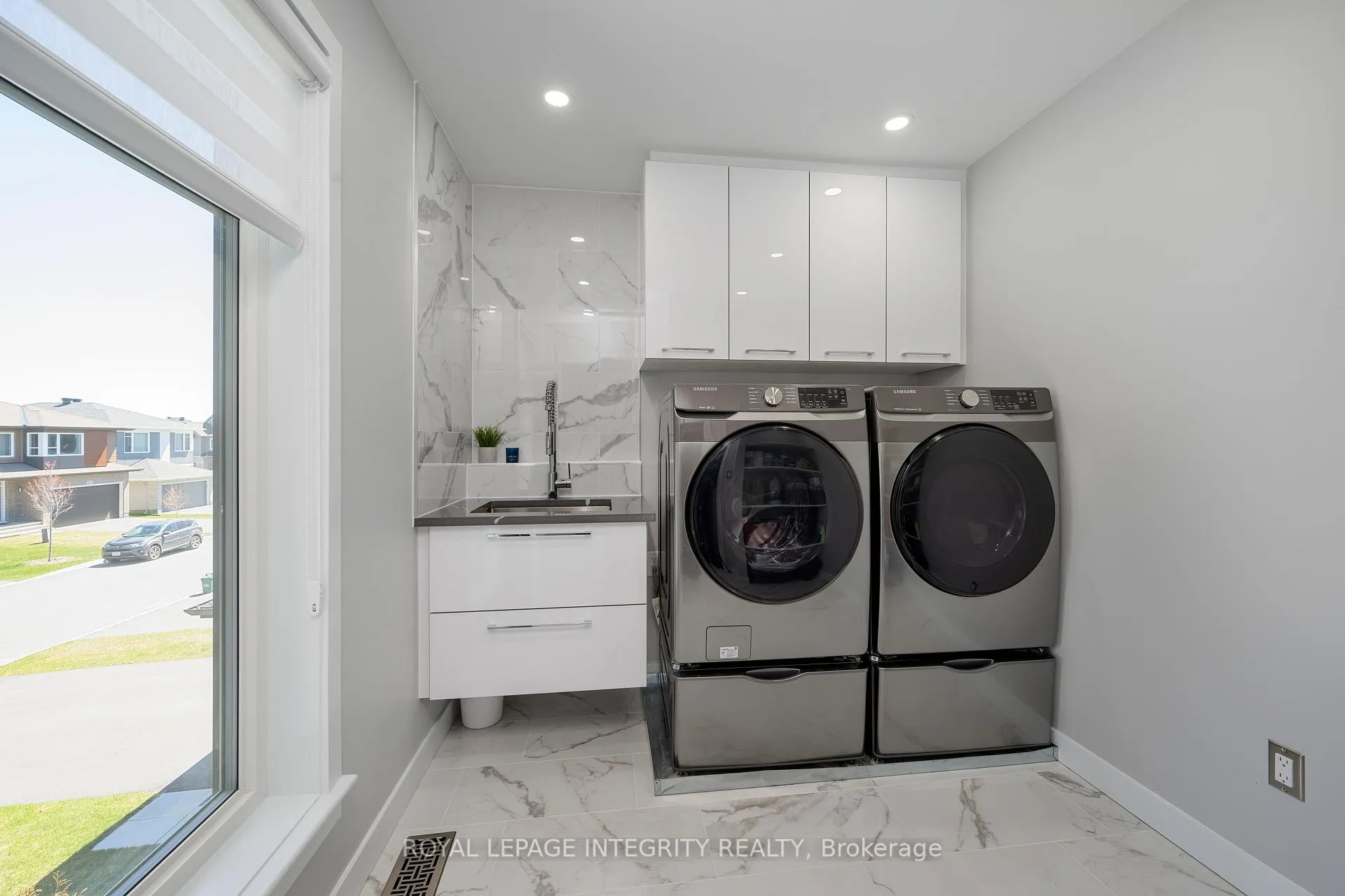 Photo 27 of 232 Condado Crescent, Ottawa, Kanata - Emerald Meadows/Trailwest — HOMEH