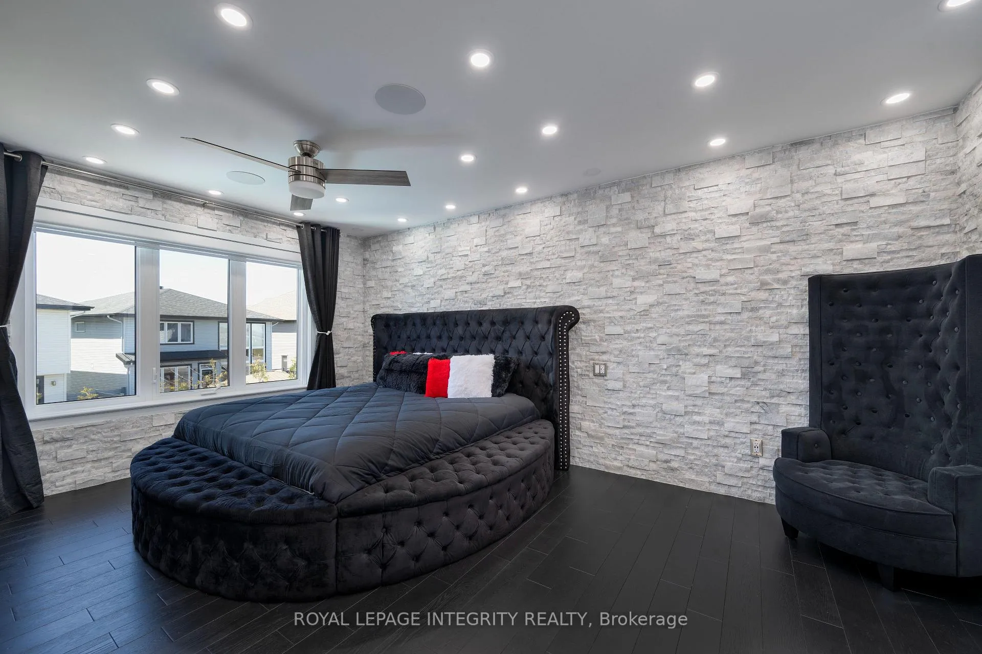 Photo 31 of 232 Condado Crescent, Ottawa, Kanata - Emerald Meadows/Trailwest — HOMEH