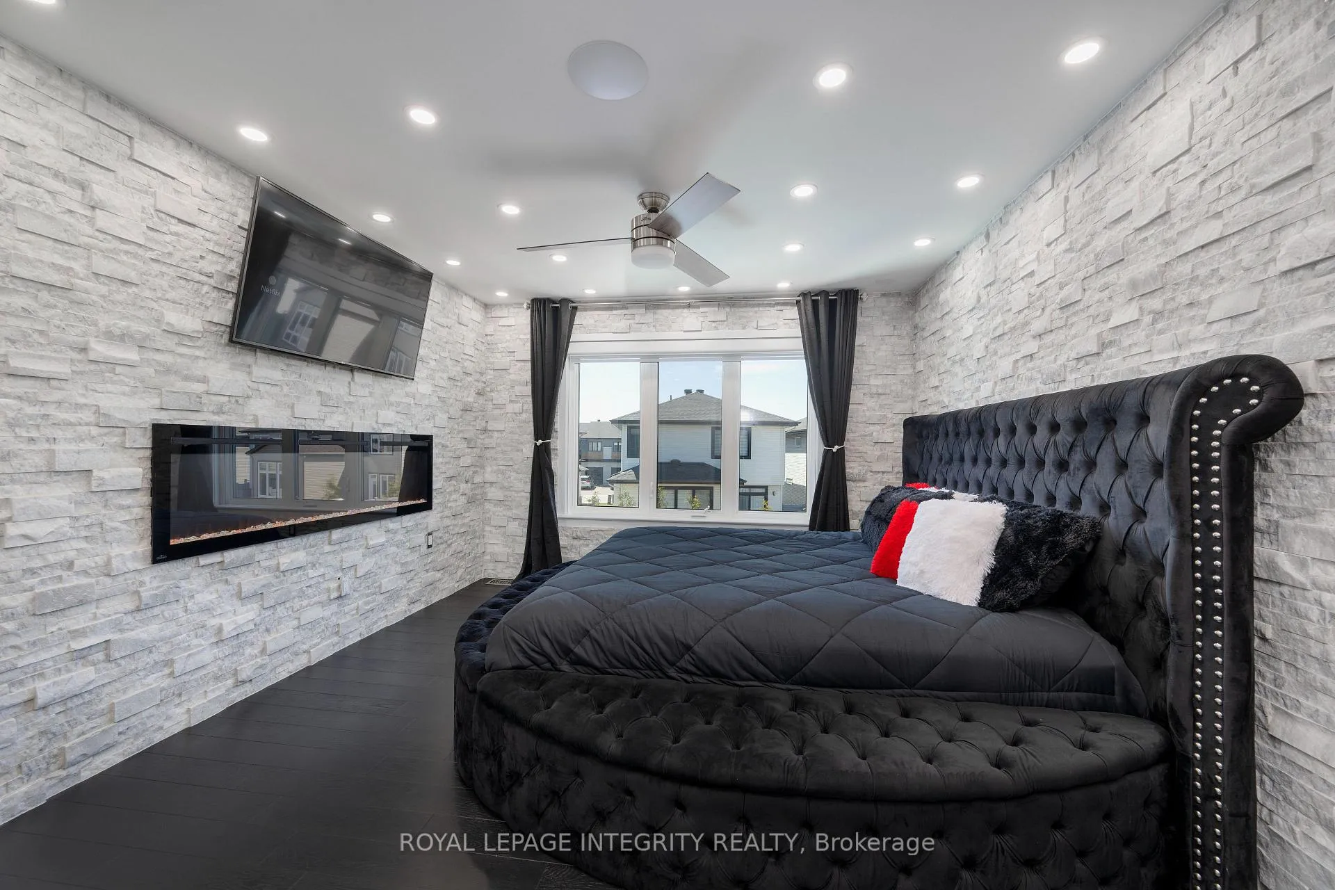 Photo 32 of 232 Condado Crescent, Ottawa, Kanata - Emerald Meadows/Trailwest — HOMEH