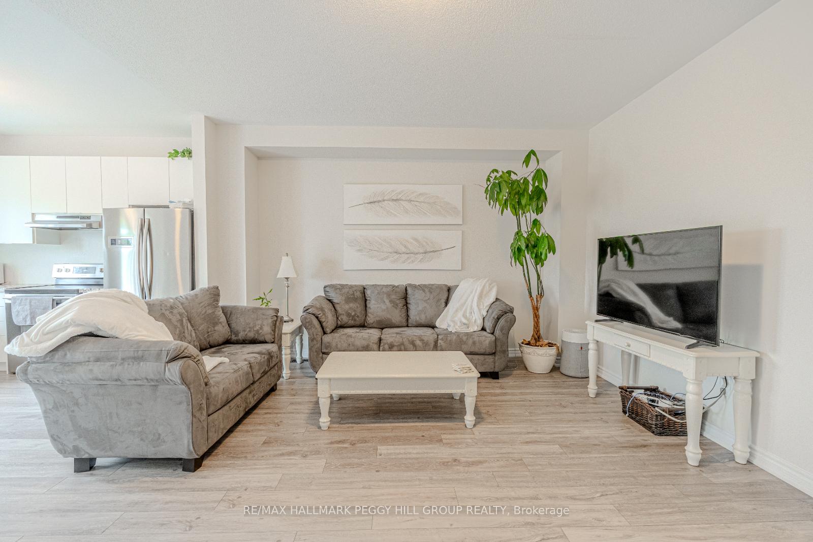 Photo 3 of 1174 Peelar Crescent, Innisfil, Lefroy — HOMEH