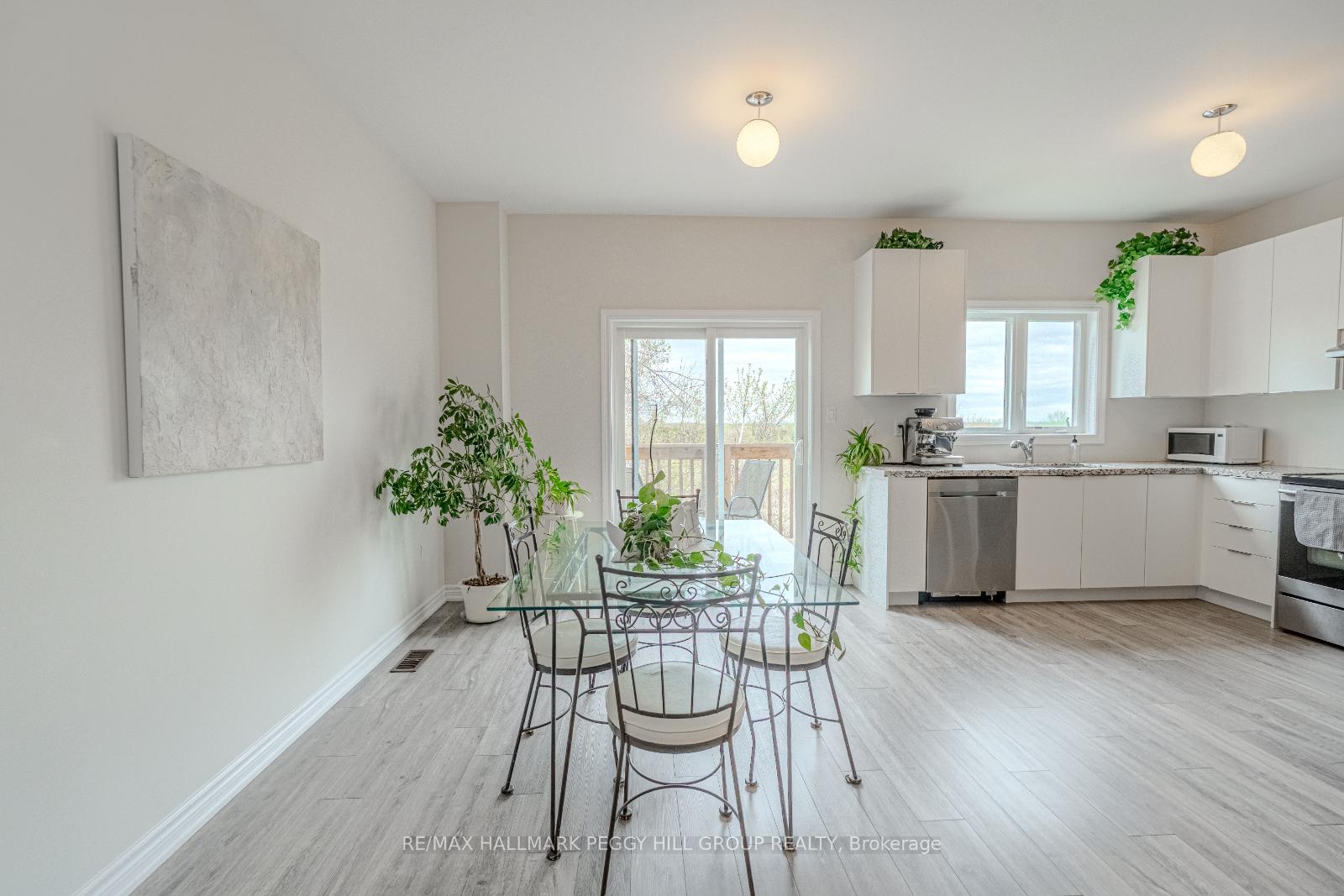 Photo 4 of 1174 Peelar Crescent, Innisfil, Lefroy — HOMEH