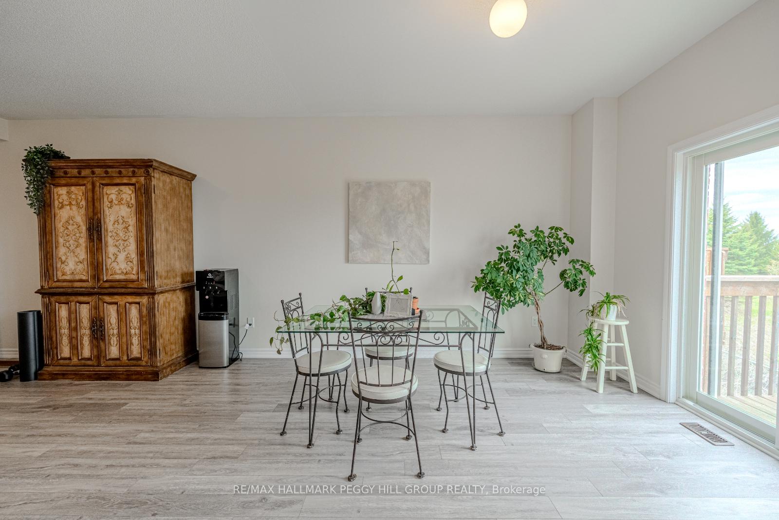 Photo 5 of 1174 Peelar Crescent, Innisfil, Lefroy — HOMEH