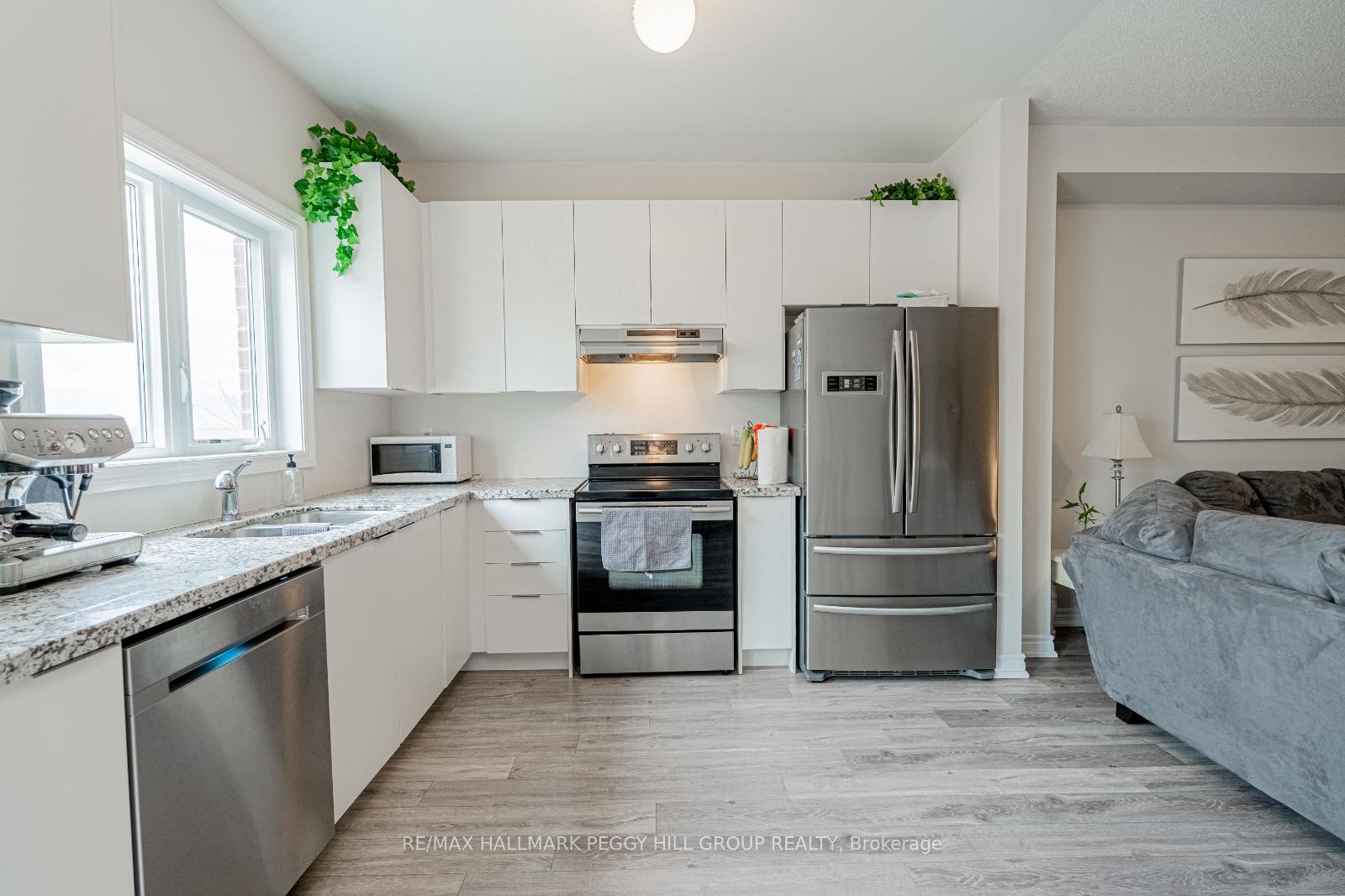 Photo 6 of 1174 Peelar Crescent, Innisfil, Lefroy — HOMEH
