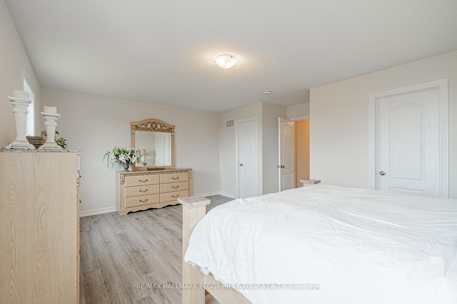 Photo 8 of 1174 Peelar Crescent, Innisfil, Lefroy — HOMEH