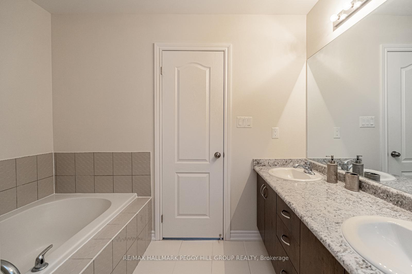 Photo 9 of 1174 Peelar Crescent, Innisfil, Lefroy — HOMEH