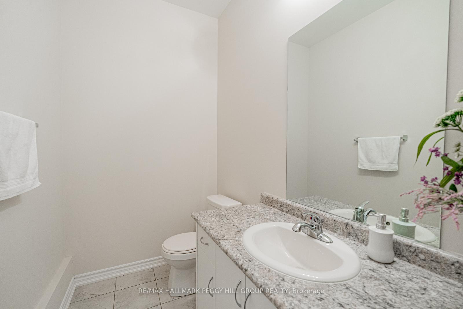 Photo 13 of 1174 Peelar Crescent, Innisfil, Lefroy — HOMEH