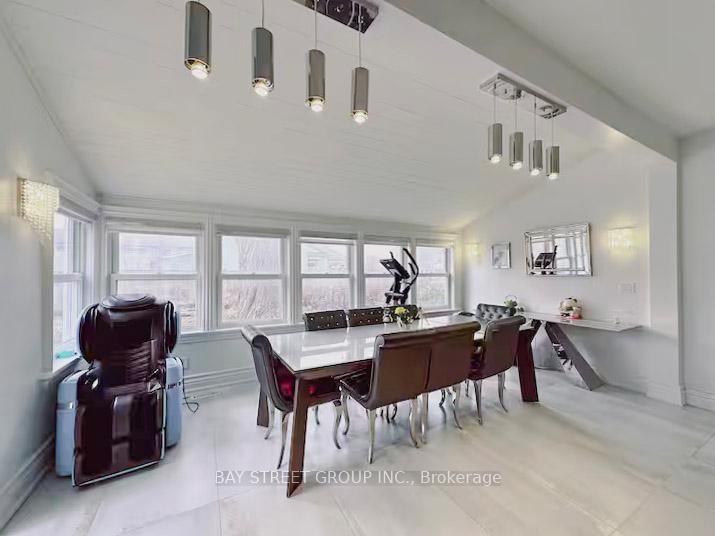 Photo 8 of 109 Main Unionville Street, Markham, Unionville — HOMEH