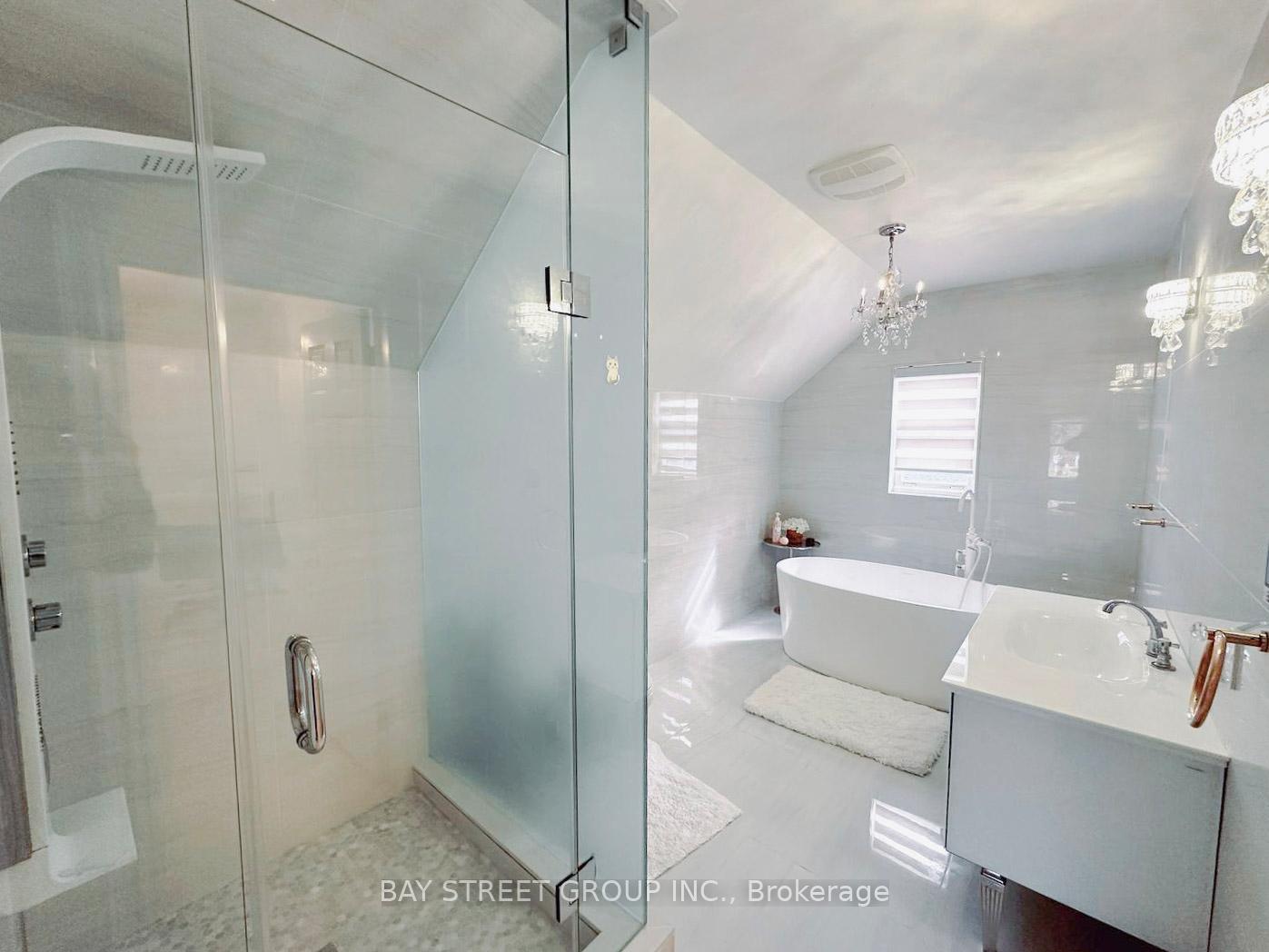 Photo 17 of 109 Main Unionville Street, Markham, Unionville — HOMEH