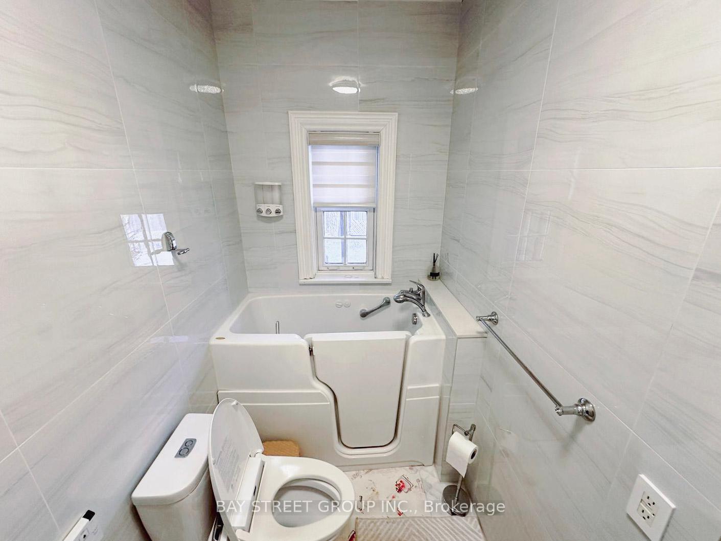 Photo 37 of 109 Main Unionville Street, Markham, Unionville — HOMEH