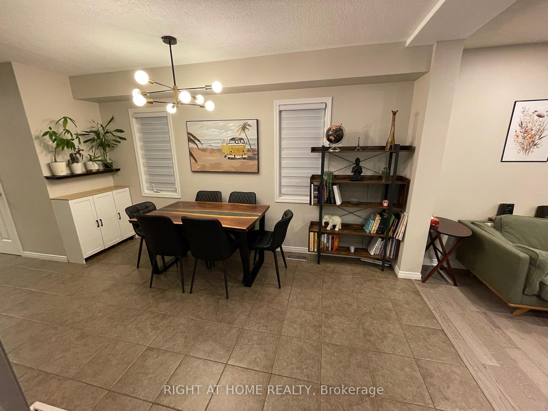 Photo 5 of 222 Featherstone Crescent, Kitchener, Huron Park — HOMEH