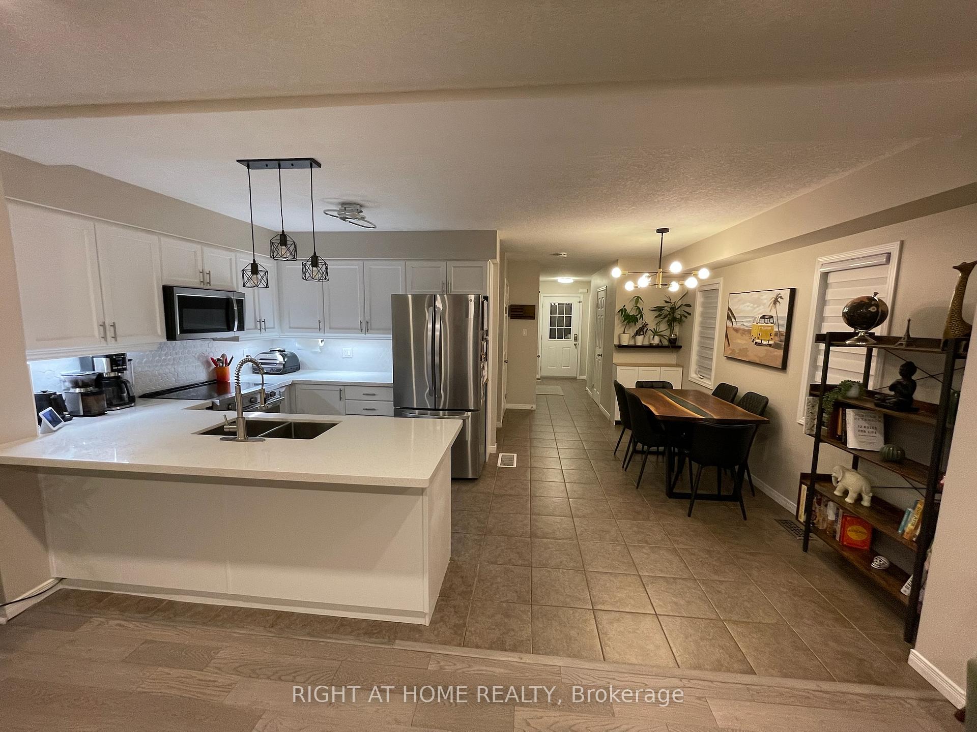 Photo 6 of 222 Featherstone Crescent, Kitchener, Huron Park — HOMEH