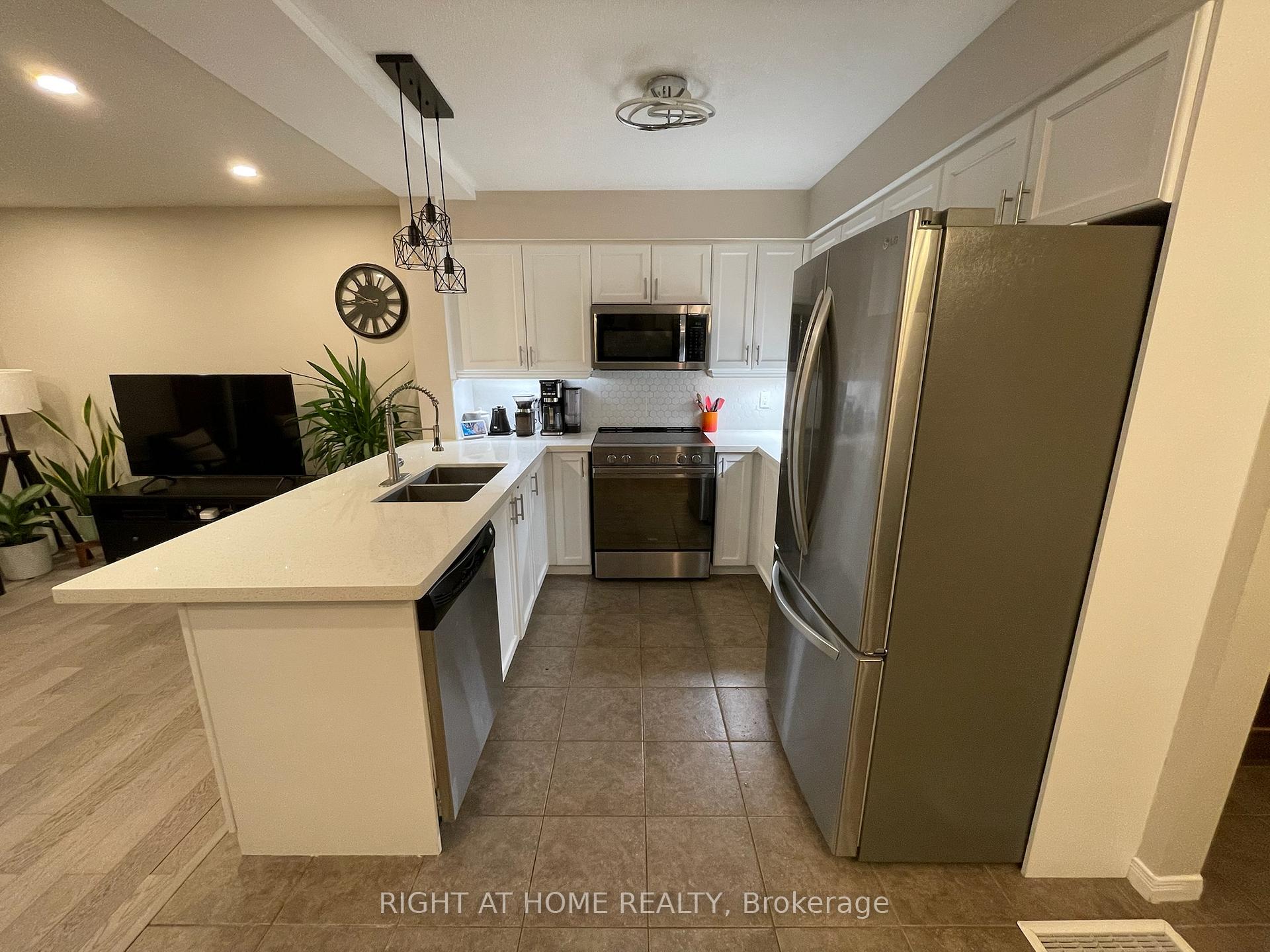 Photo 7 of 222 Featherstone Crescent, Kitchener, Huron Park — HOMEH