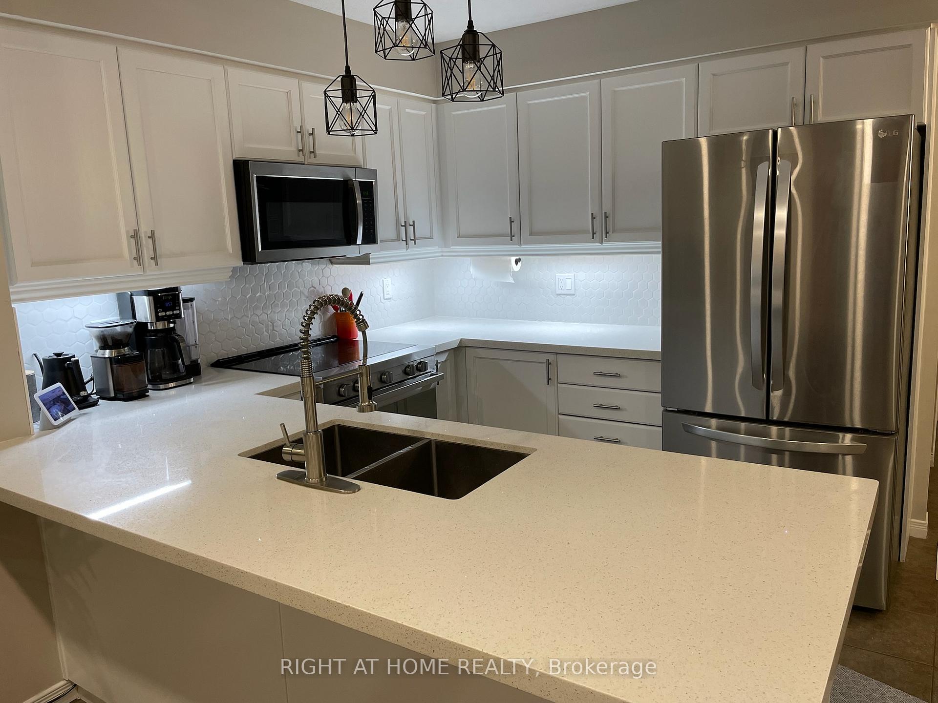 Photo 8 of 222 Featherstone Crescent, Kitchener, Huron Park — HOMEH