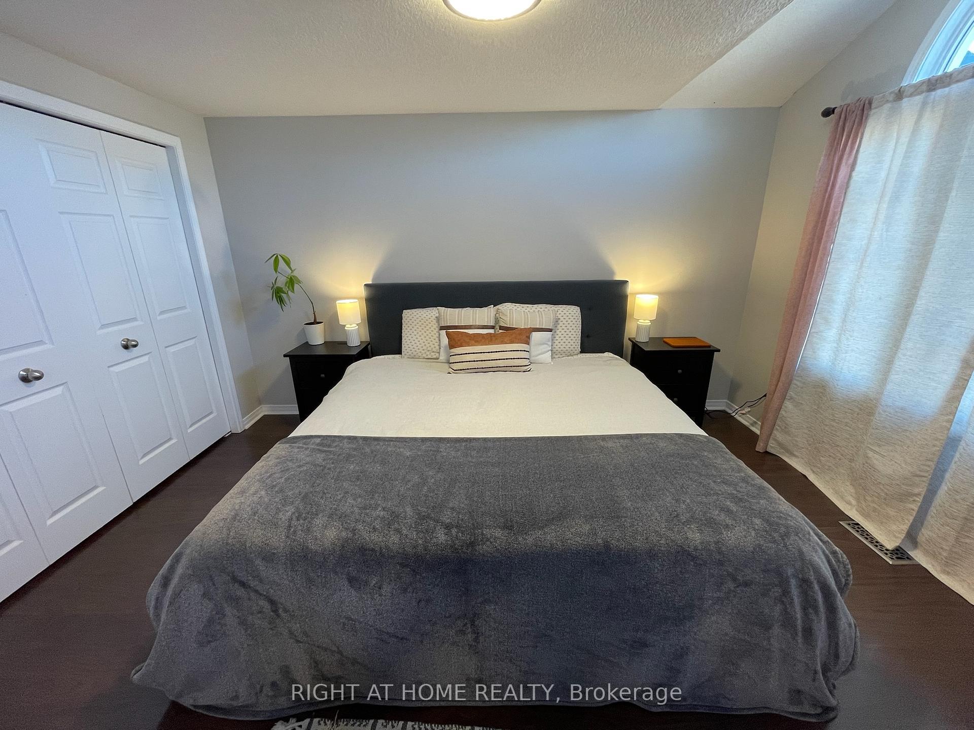 Photo 13 of 222 Featherstone Crescent, Kitchener, Huron Park — HOMEH