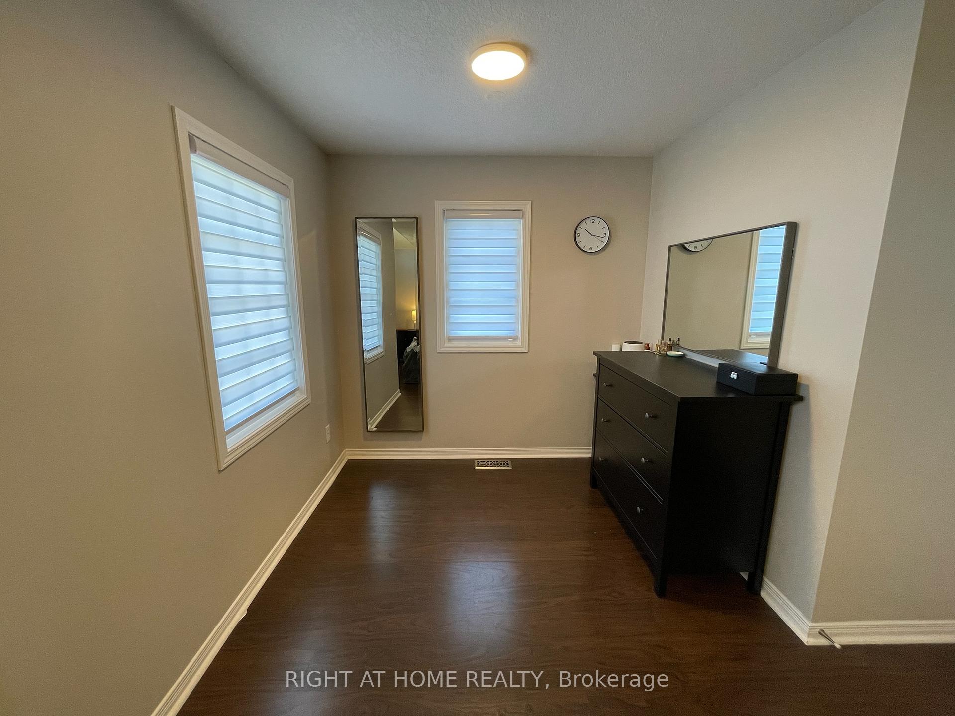 Photo 15 of 222 Featherstone Crescent, Kitchener, Huron Park — HOMEH