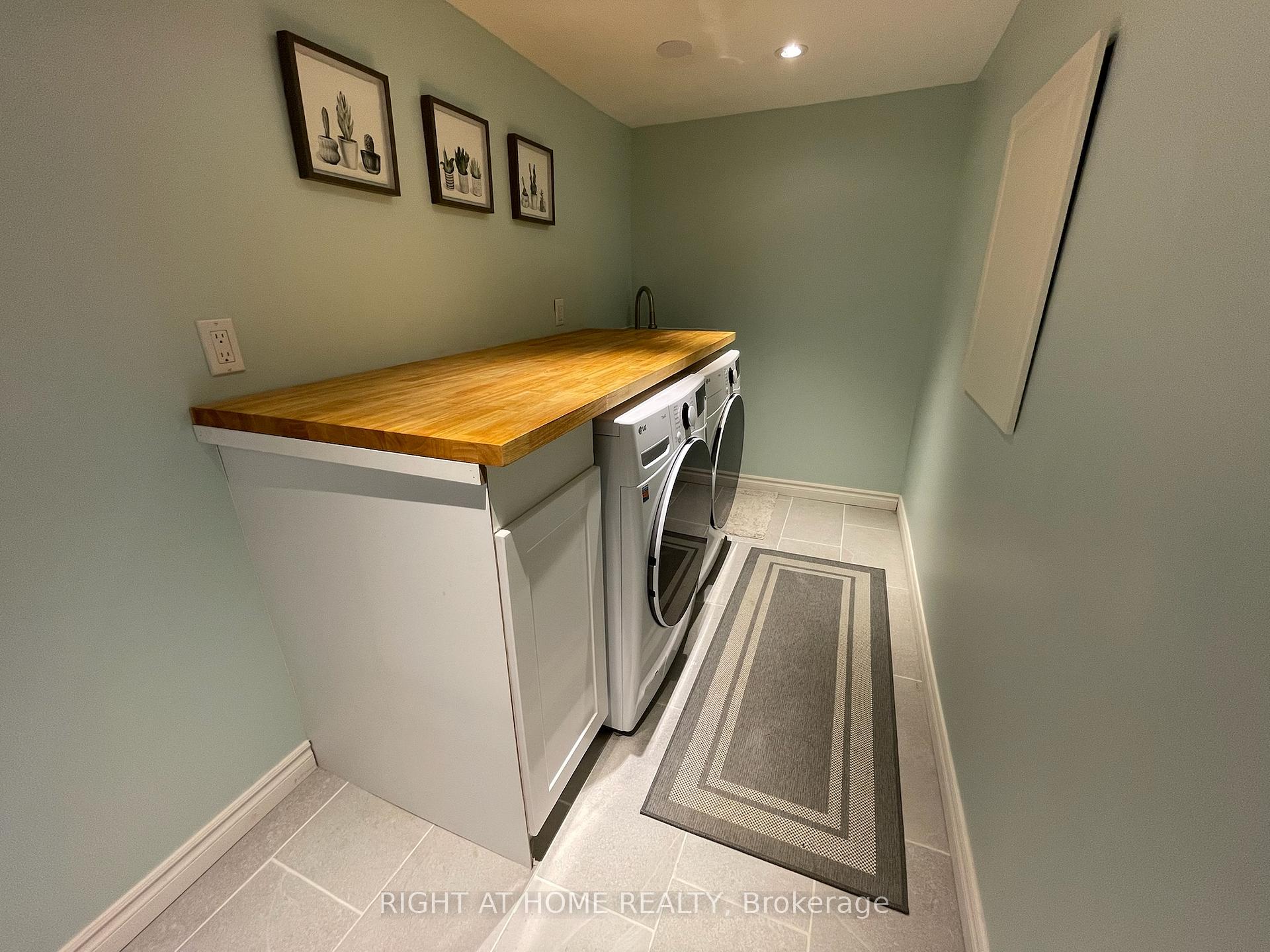 Photo 24 of 222 Featherstone Crescent, Kitchener, Huron Park — HOMEH
