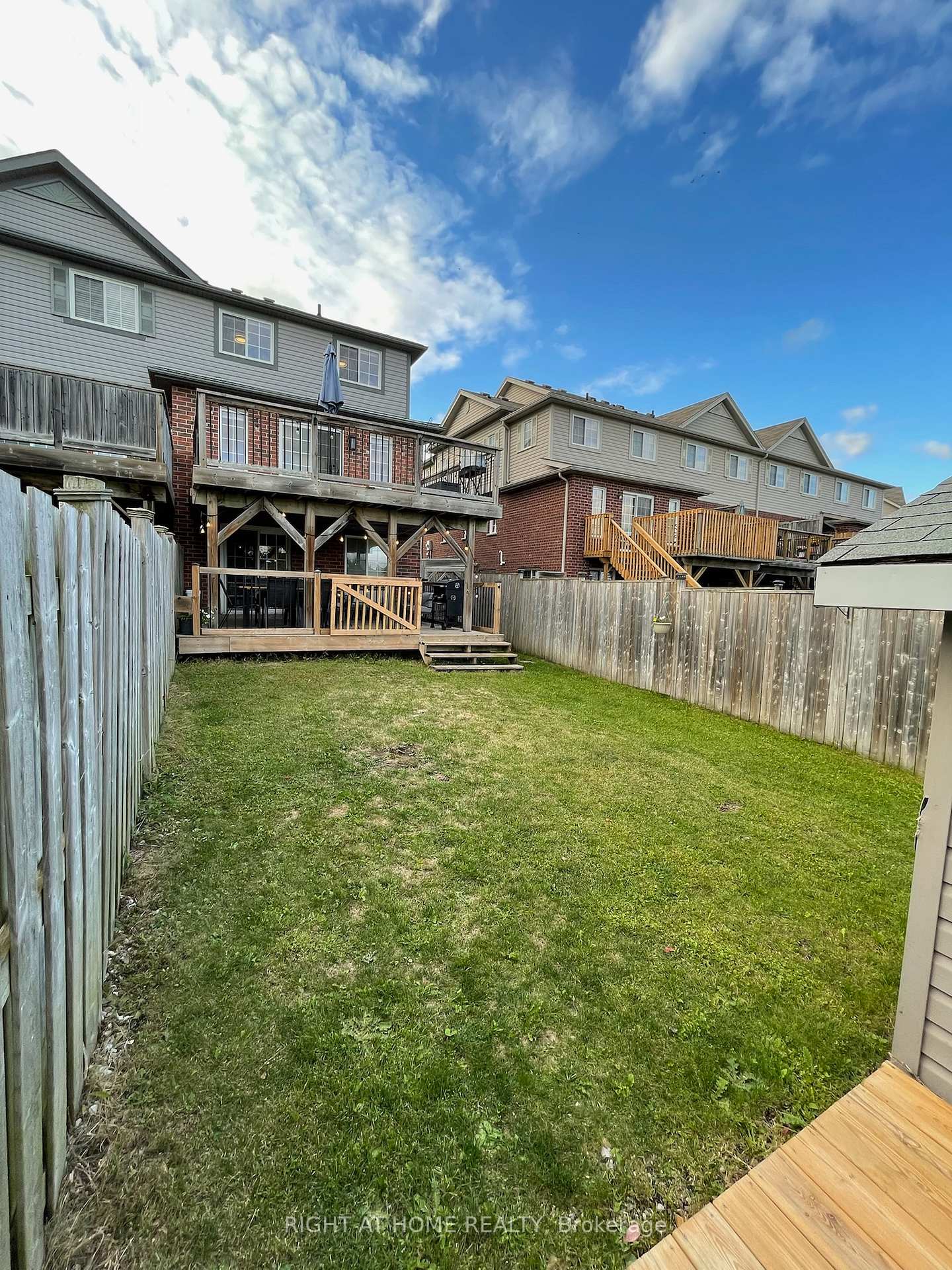 Photo 30 of 222 Featherstone Crescent, Kitchener, Huron Park — HOMEH