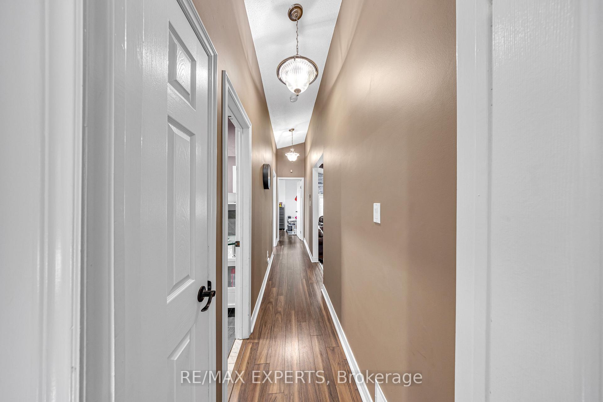 Photo 10 of 945 Nantyr Drive, Innisfil, Alcona — HOMEH