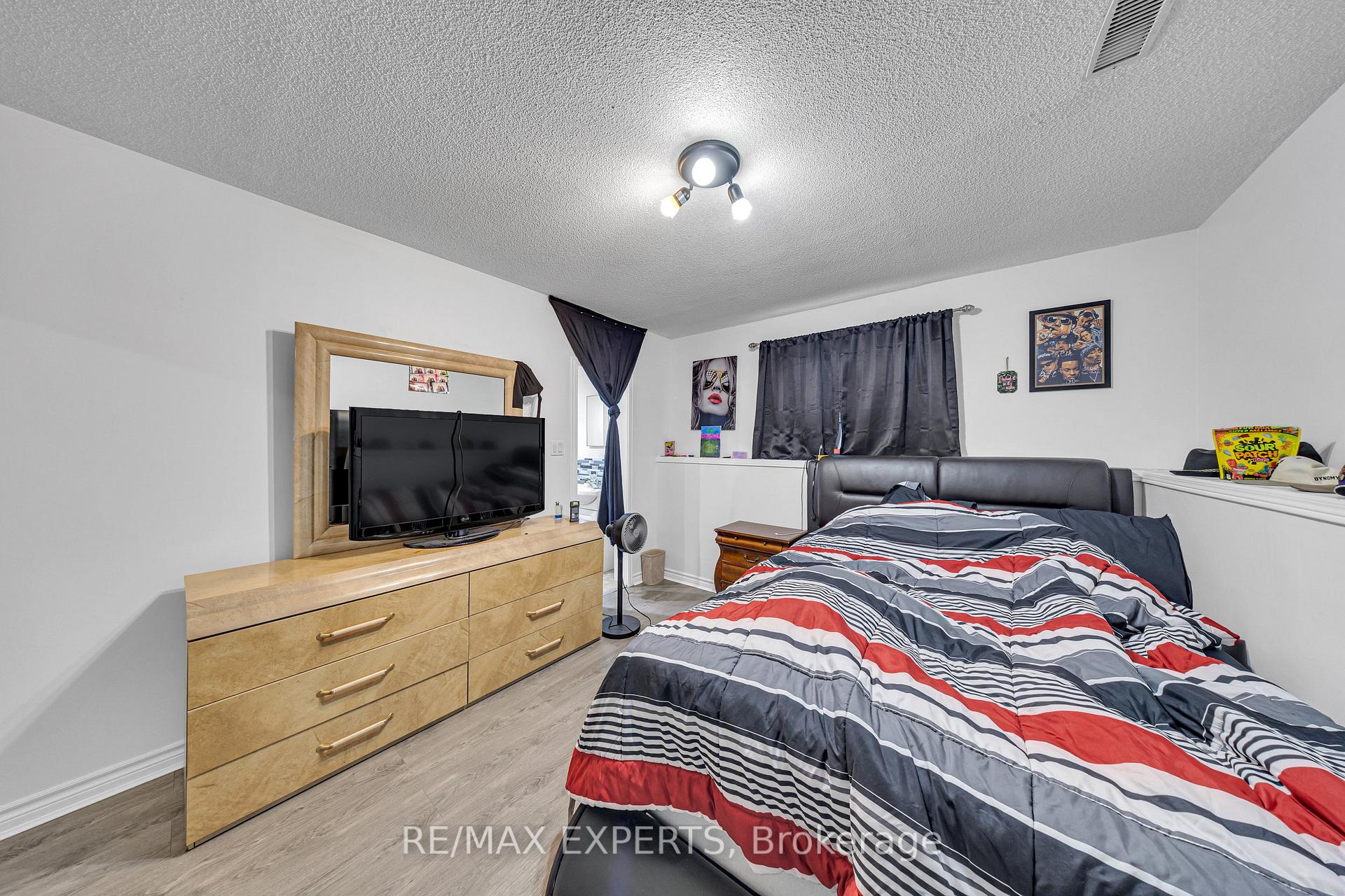 Photo 19 of 945 Nantyr Drive, Innisfil, Alcona — HOMEH