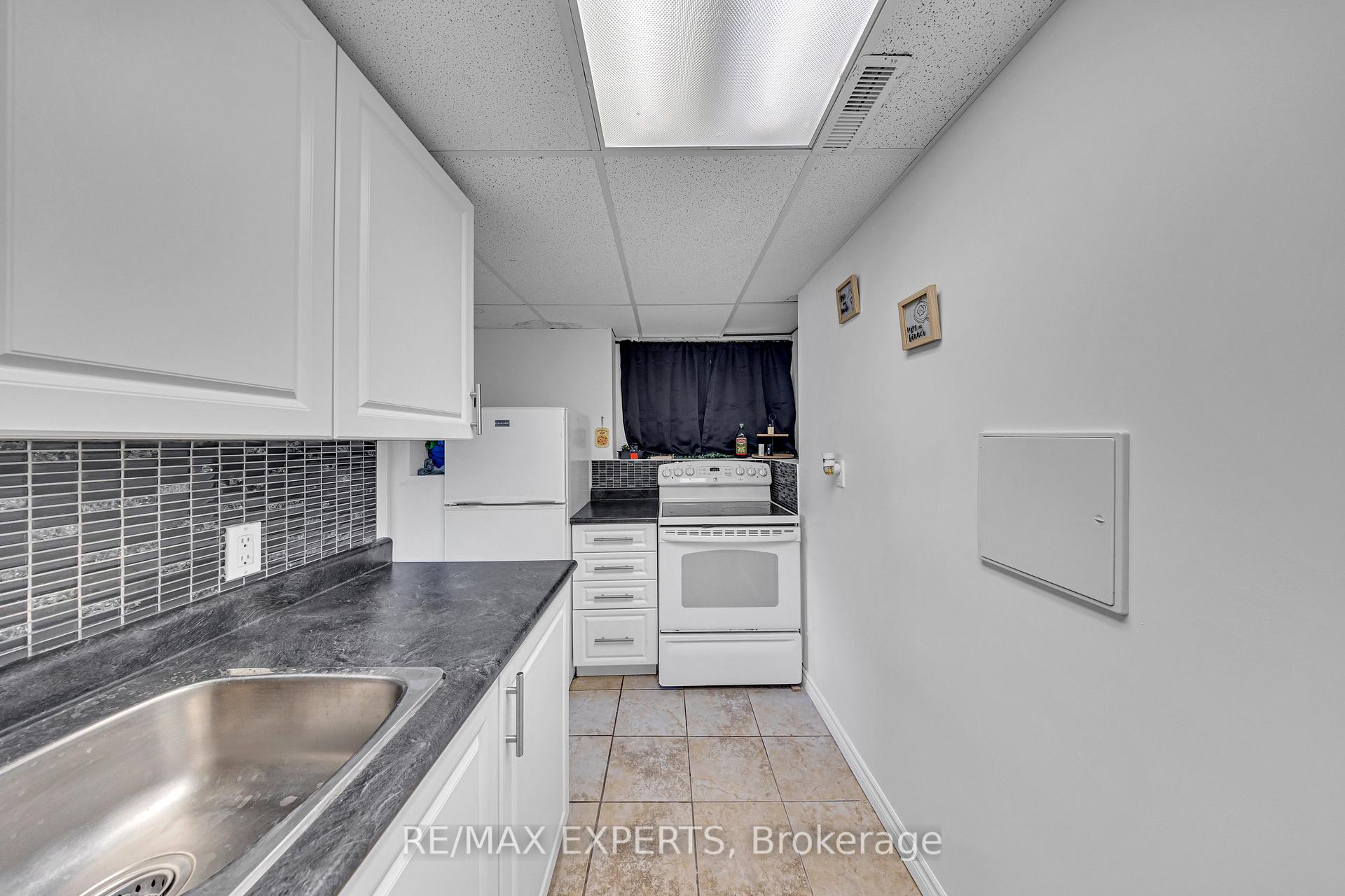 Photo 22 of 945 Nantyr Drive, Innisfil, Alcona — HOMEH
