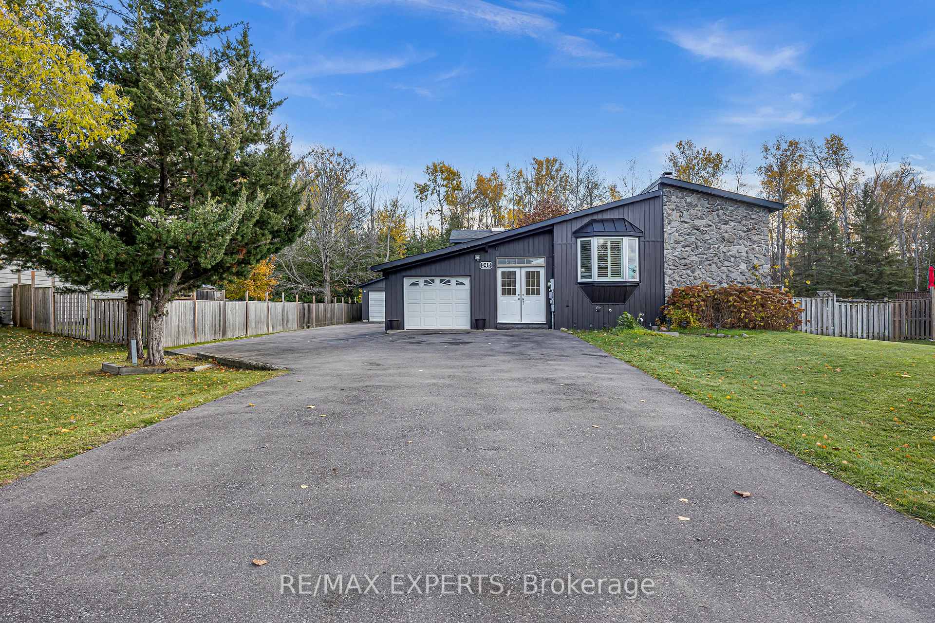 Photo 23 of 945 Nantyr Drive, Innisfil, Alcona — HOMEH