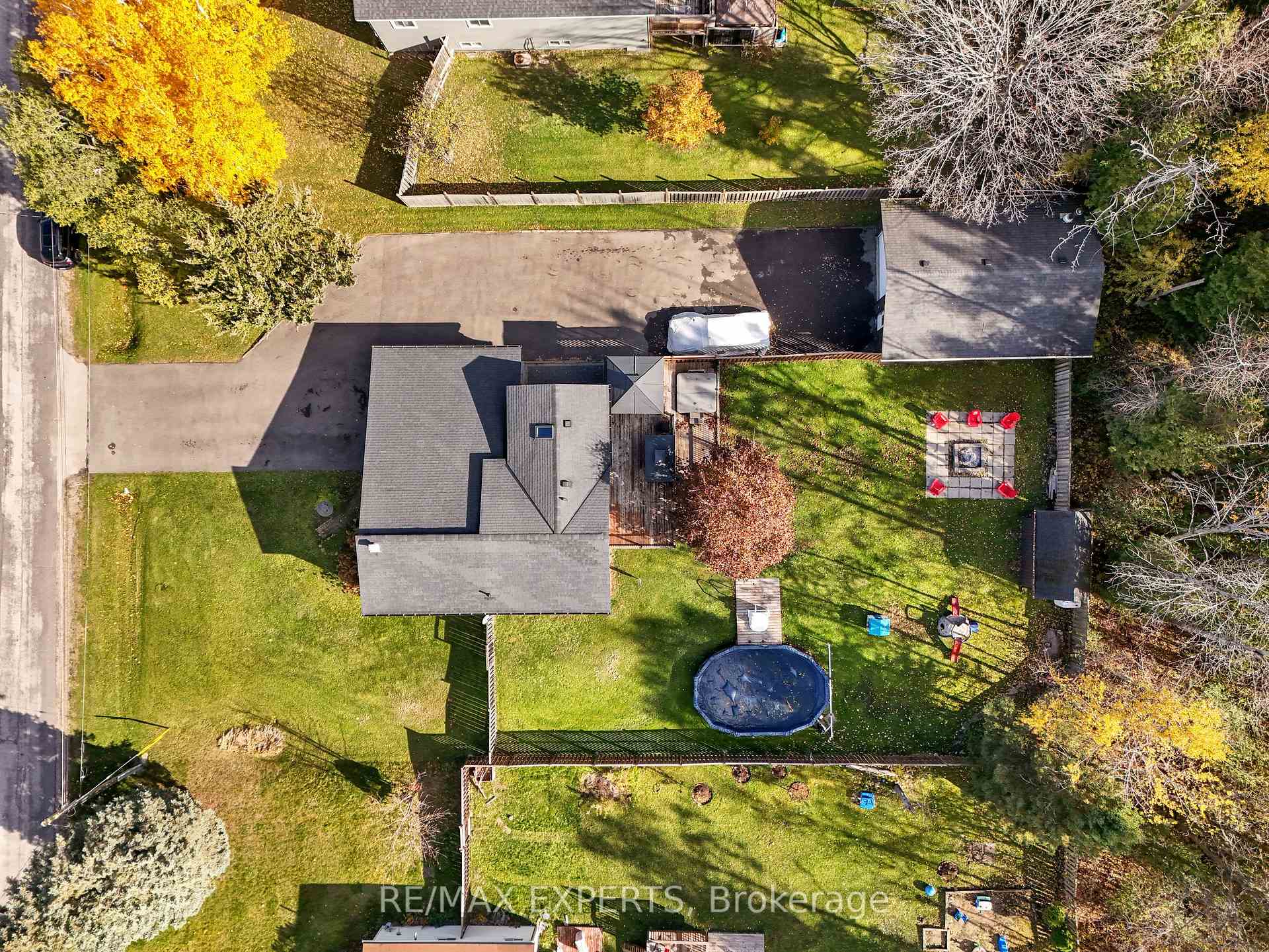 Photo 33 of 945 Nantyr Drive, Innisfil, Alcona — HOMEH