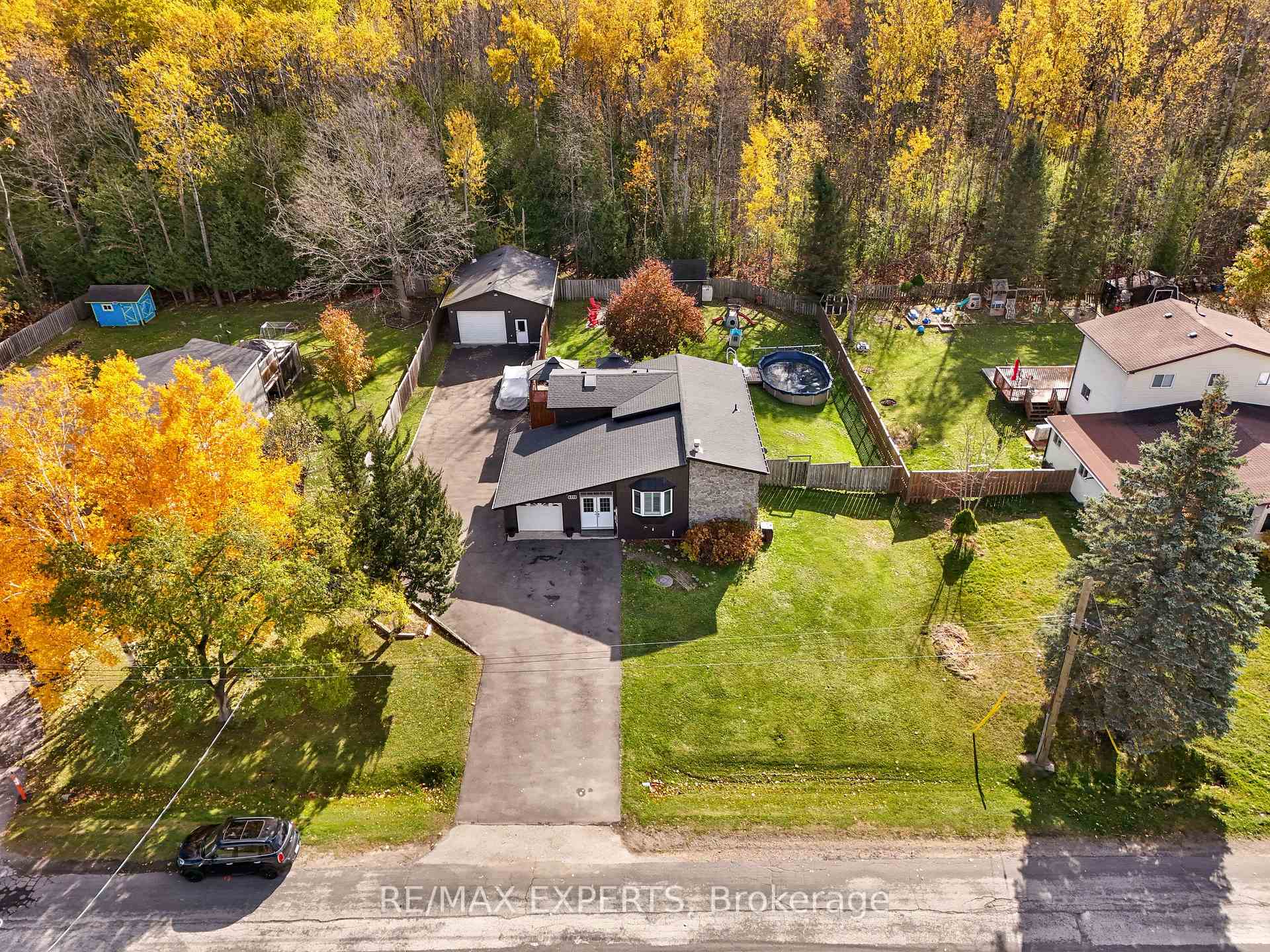 Photo 36 of 945 Nantyr Drive, Innisfil, Alcona — HOMEH