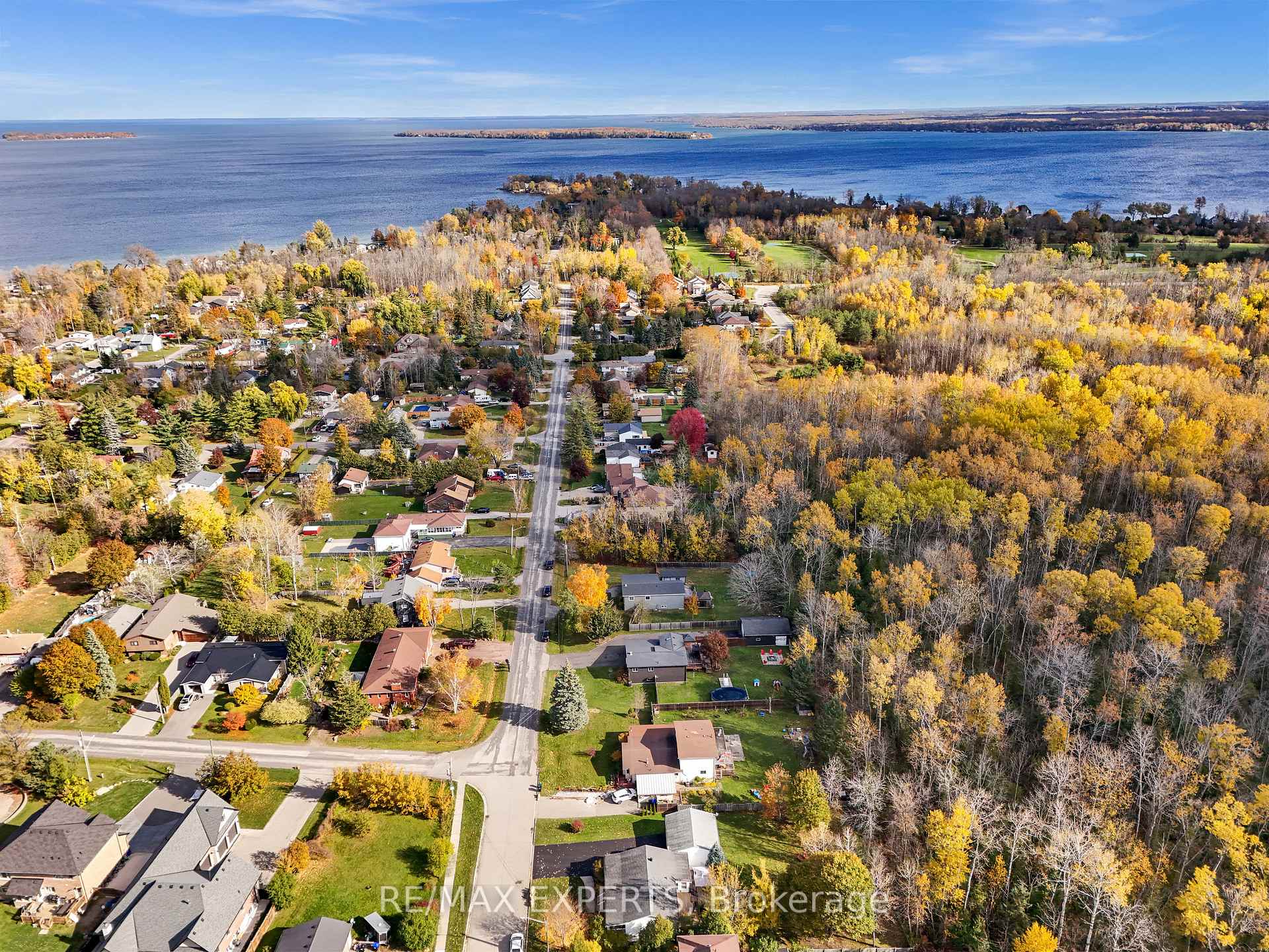 Photo 41 of 945 Nantyr Drive, Innisfil, Alcona — HOMEH