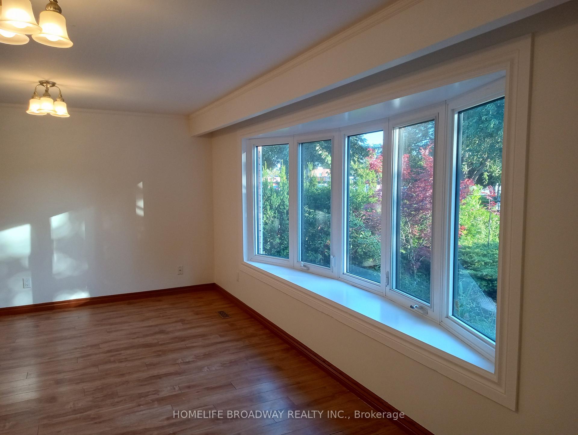 Photo 3 of 126 Hazelglen Drive, Kitchener — HOMEH