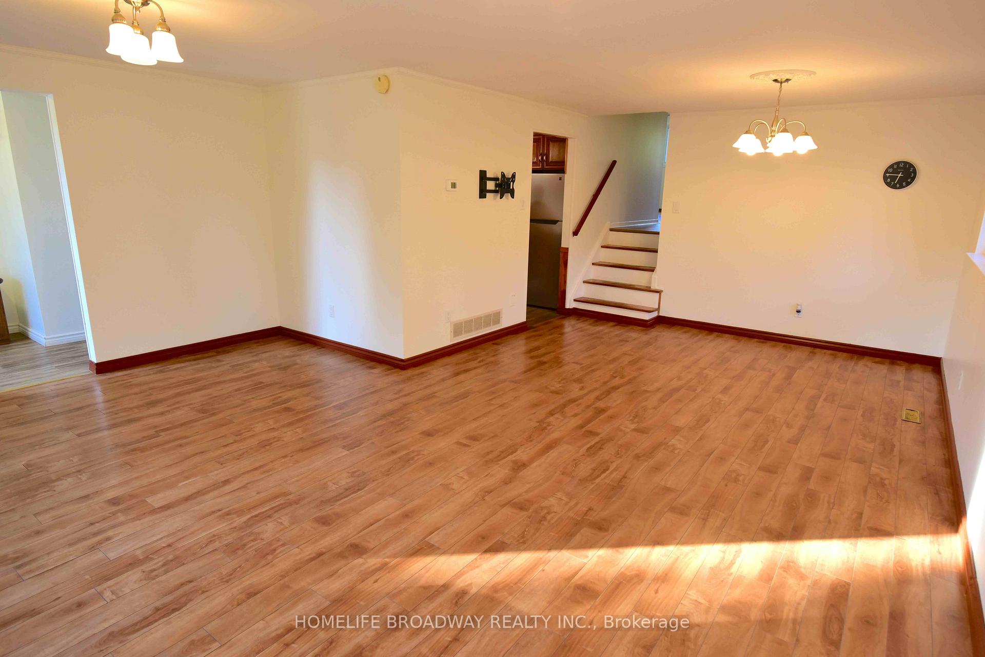 Photo 5 of 126 Hazelglen Drive, Kitchener — HOMEH