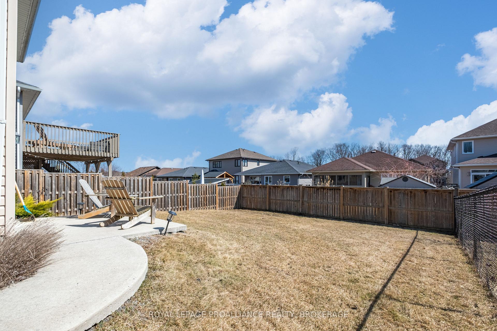 Photo 26 of 142 Islandview Drive, Loyalist, Amherstview — HOMEH