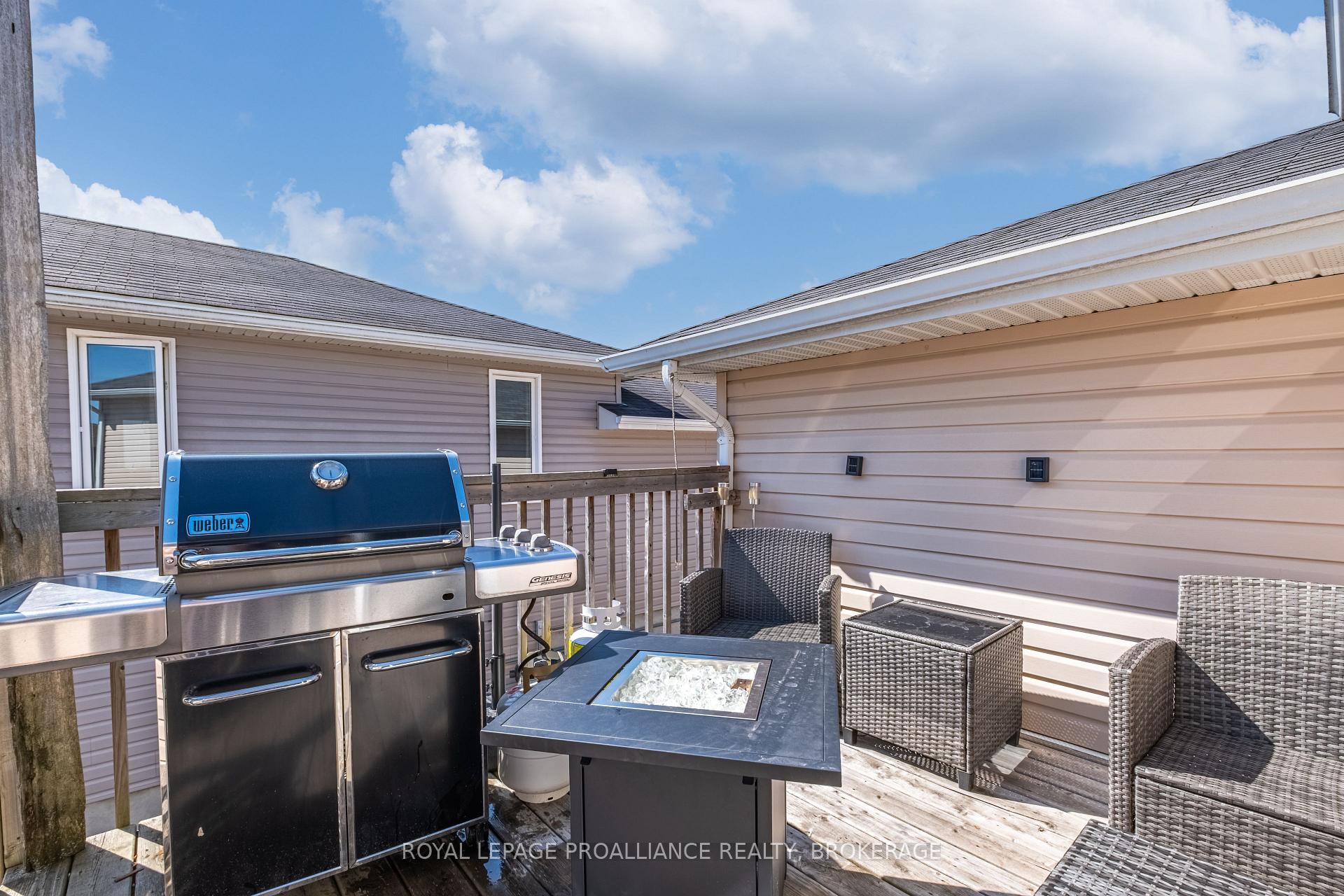 Photo 29 of 142 Islandview Drive, Loyalist, Amherstview — HOMEH