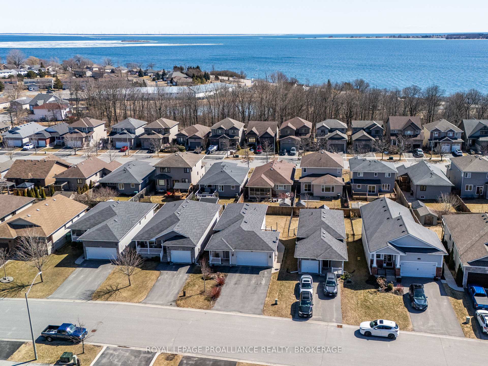 Photo 33 of 142 Islandview Drive, Loyalist, Amherstview — HOMEH