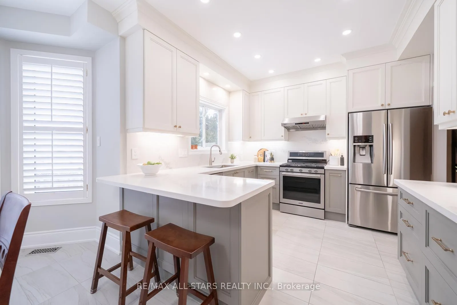 Photo 1 of 176 Manhattan Drive, Markham, Markville — HOMEH