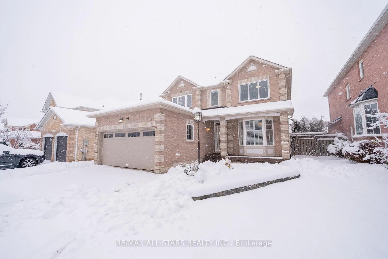 Photo 4 of 176 Manhattan Drive, Markham, Markville — HOMEH