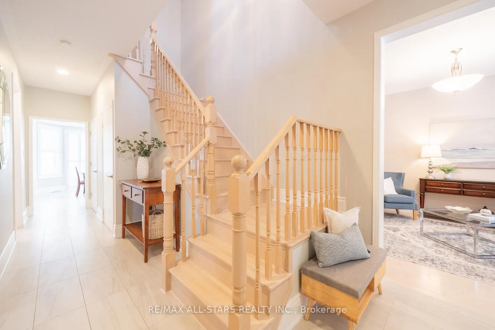 Photo 7 of 176 Manhattan Drive, Markham, Markville — HOMEH
