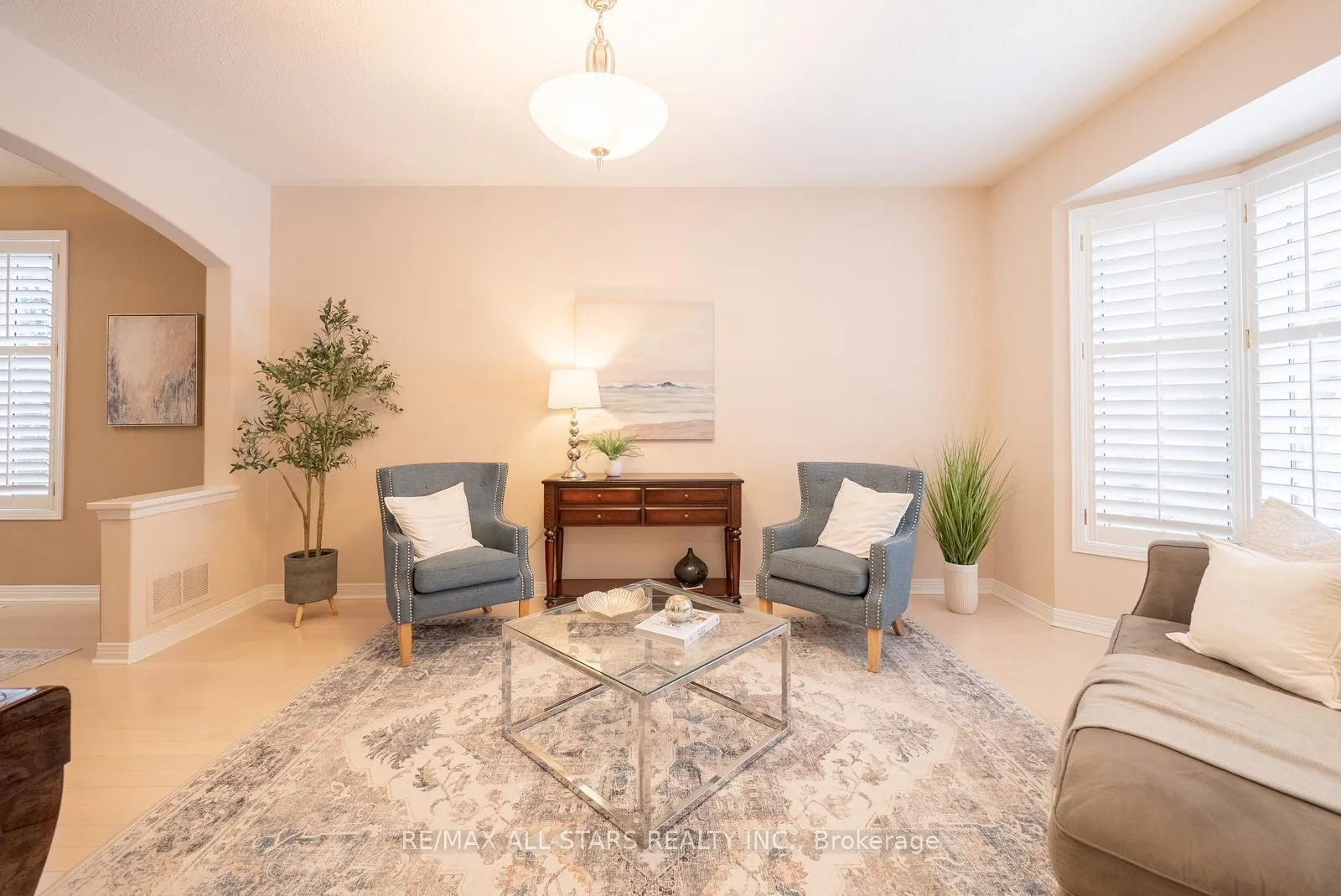 Photo 9 of 176 Manhattan Drive, Markham, Markville — HOMEH