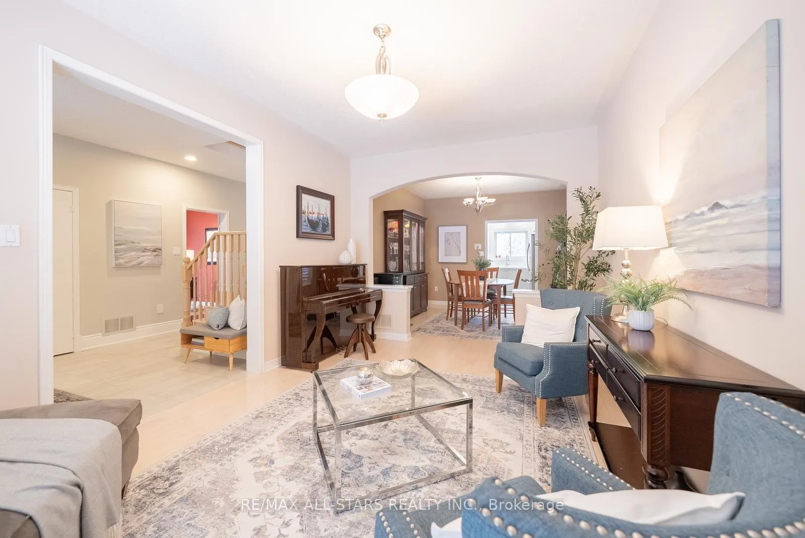Photo 10 of 176 Manhattan Drive, Markham, Markville — HOMEH