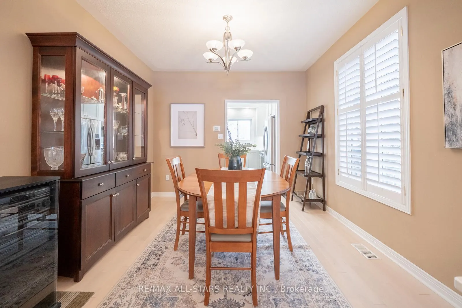 Photo 11 of 176 Manhattan Drive, Markham, Markville — HOMEH