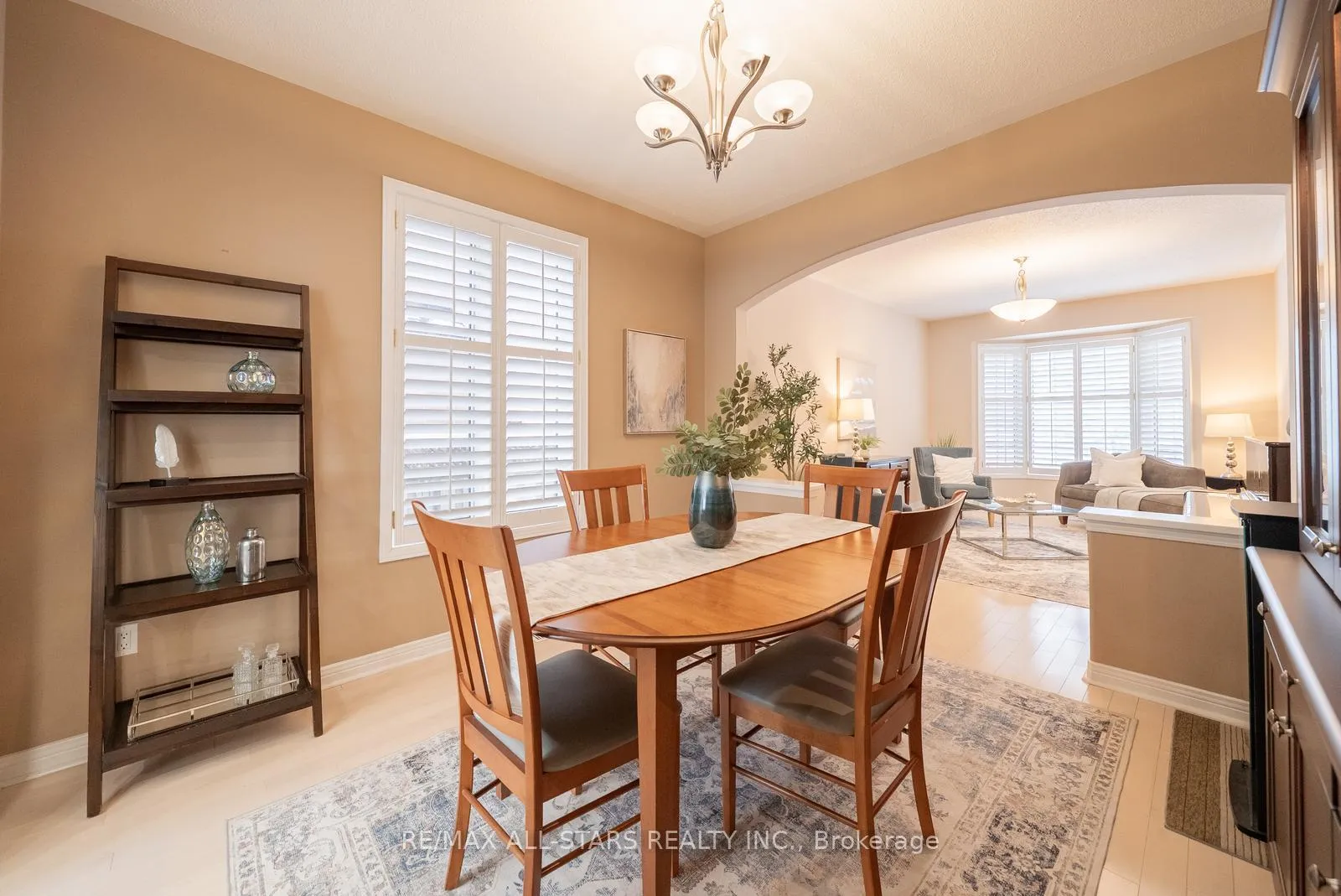 Photo 12 of 176 Manhattan Drive, Markham, Markville — HOMEH