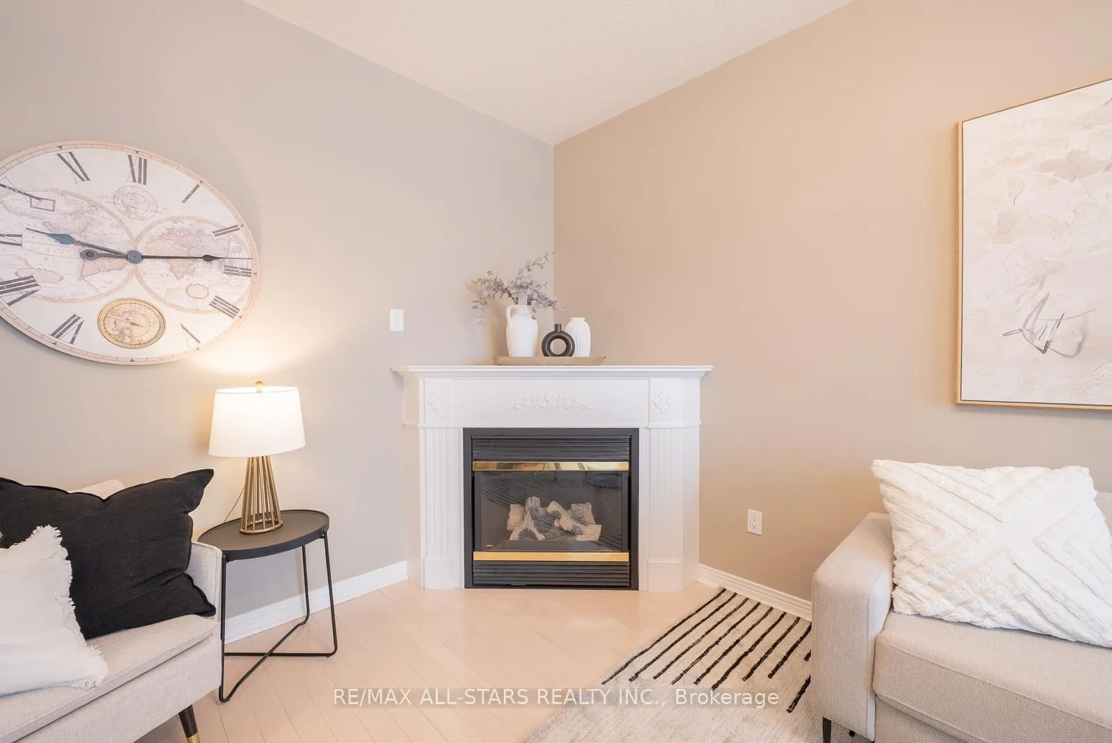 Photo 16 of 176 Manhattan Drive, Markham, Markville — HOMEH