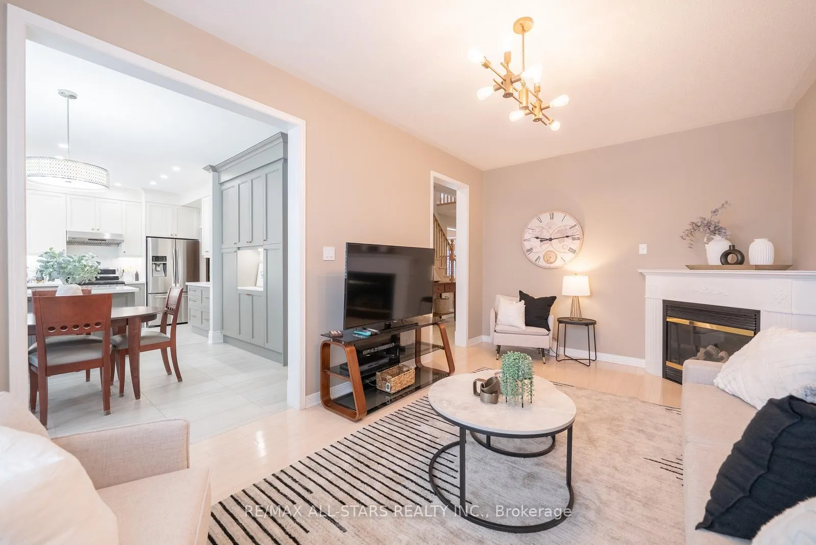 Photo 17 of 176 Manhattan Drive, Markham, Markville — HOMEH