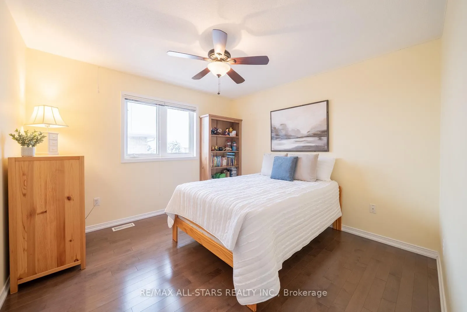 Photo 31 of 176 Manhattan Drive, Markham, Markville — HOMEH