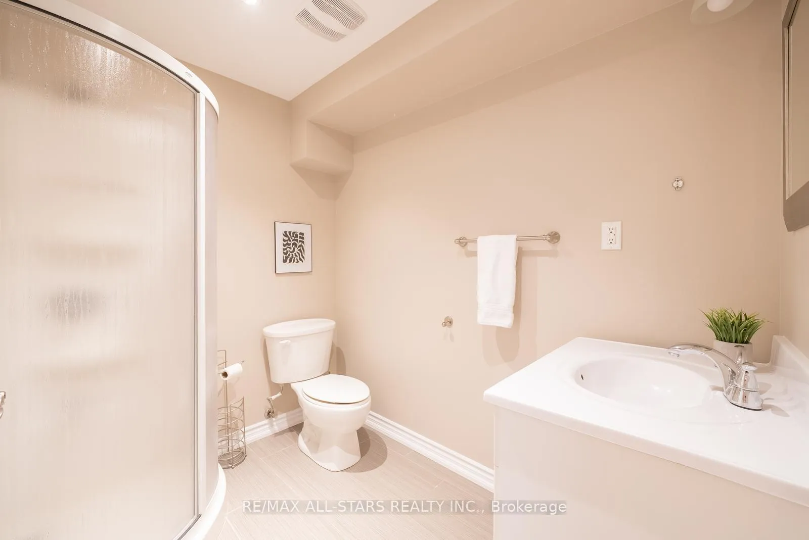 Photo 36 of 176 Manhattan Drive, Markham, Markville — HOMEH