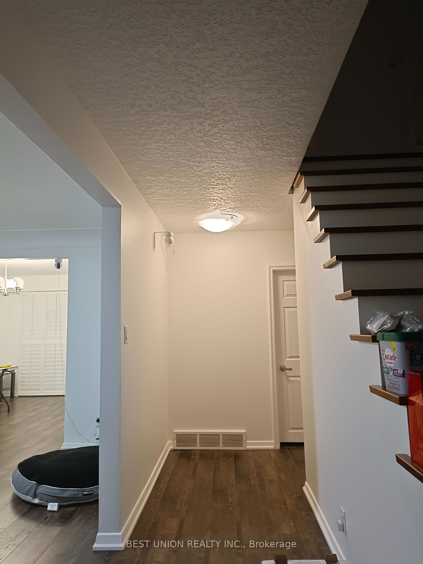 Photo 3 of 549 Glasgow Street, Kitchener, Westmount - Kitchener — HOMEH