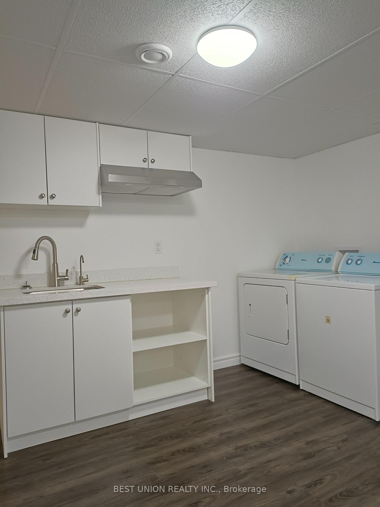 Photo 5 of 549 Glasgow Street, Kitchener, Westmount - Kitchener — HOMEH
