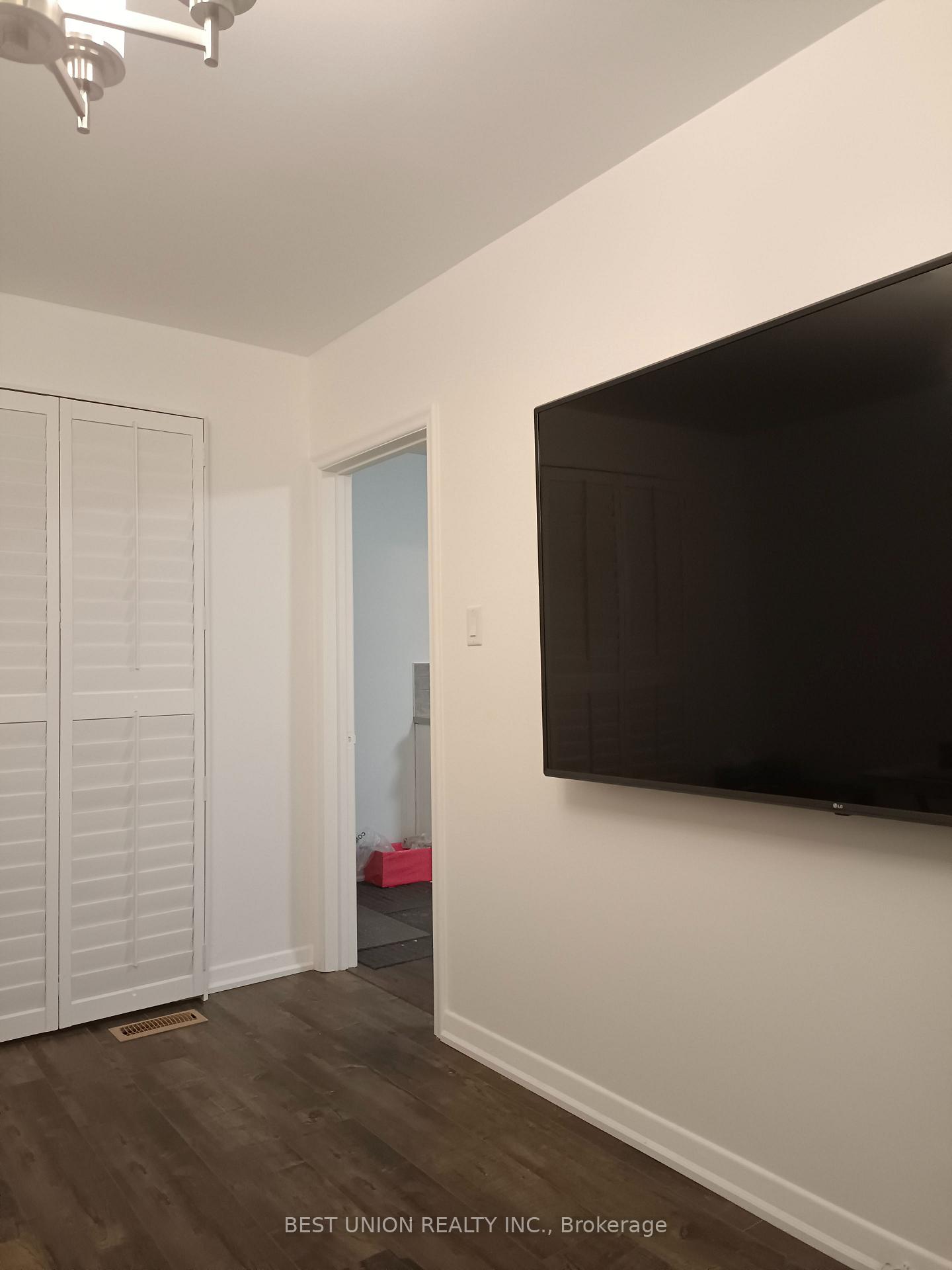 Photo 8 of 549 Glasgow Street, Kitchener, Westmount - Kitchener — HOMEH