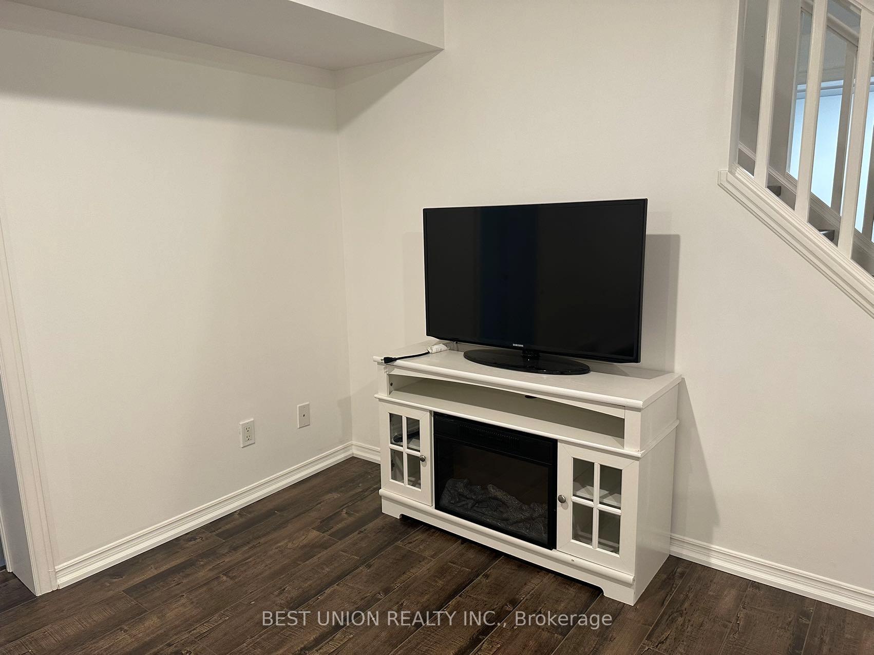 Photo 16 of 549 Glasgow Street, Kitchener, Westmount - Kitchener — HOMEH